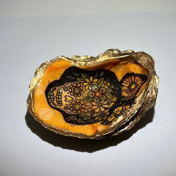 Handmade Oyster Art Shell Trinket Vanity Ring Dish sugar skull - Picture 1 of 5